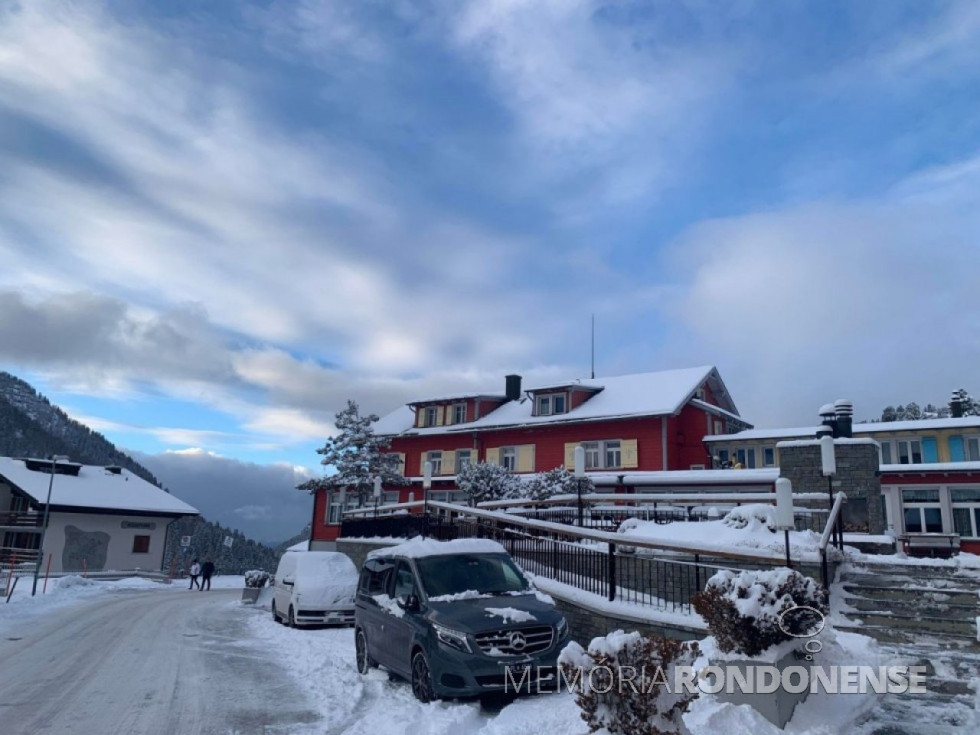 || Hotel Restaurant Alpenhotel, no Principado de Liechtenstein, onde o rondonense Marcos Iser trabalha desde janeiro de 2004 e permanecia em 2023. Imagem: Aquivo pessoal - FOTO 7 -