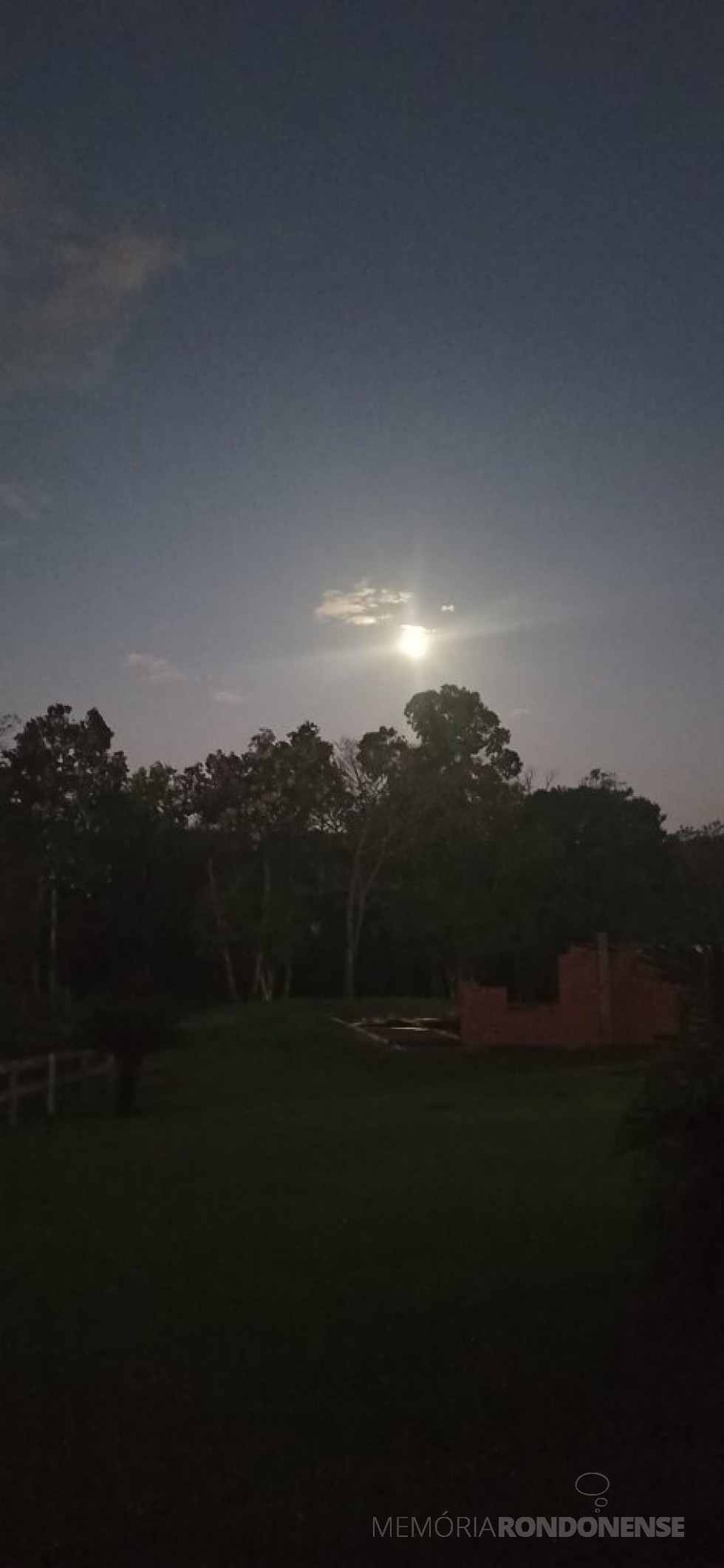 ||  Surgimento de Lua Cheia em 04 de maio de 2023, em fotografia tirada desde a Linha Concórdia, em Marechal Cândido Rondon.
Imagem: Acervo e crédito da rondonense Cláudia Bock - FOTO 17 -