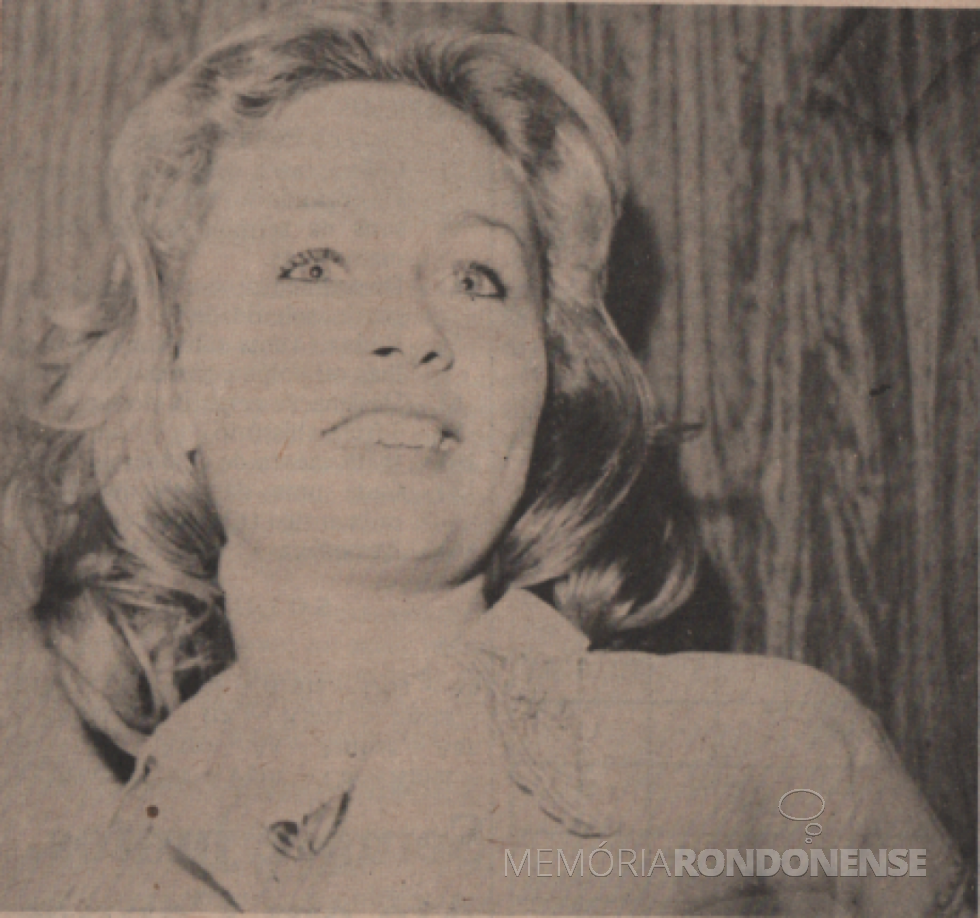 || Neusa Deckert, rainha da soja 1977 de Marechal Cândido Rondon, que participou do concurso estadual na cidade Ponta Grossa, em maio de 1977.
Imagem: Acervo Rondon Hoje/Família de Ariovaldo Luiz Bier/Projeto Memória Rondonense - FOTO 7 -