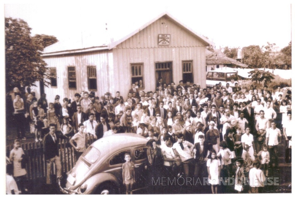 || Inauguração do 1º templo da Igreja Assembleia de Deus em Marechal Cândido Rondon, em maio de 1977.
Imagem: Acervo Revista Paz - FOTO 6 - 