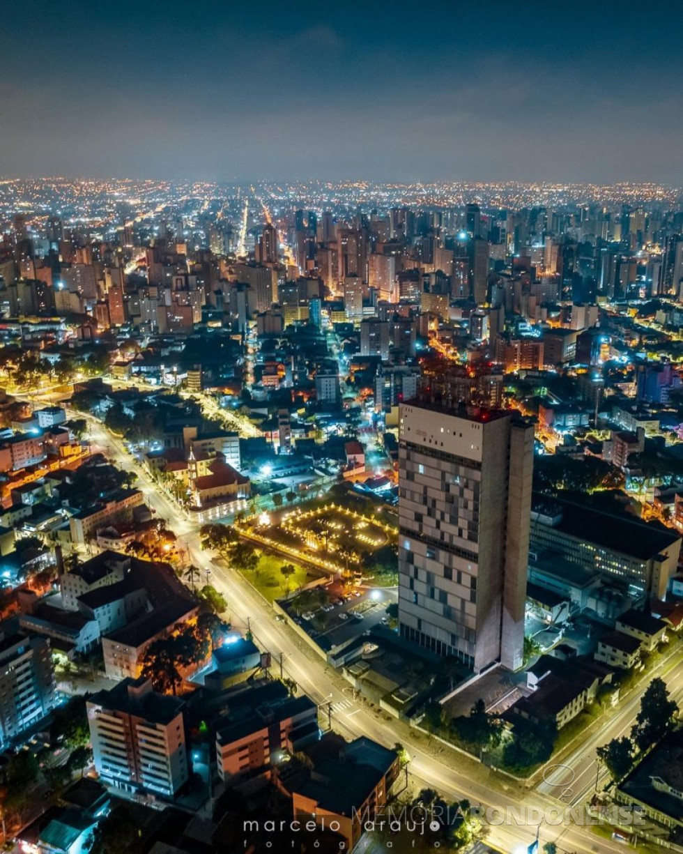 || Vista noturna de Curitiba em 16 de junho de 2023.