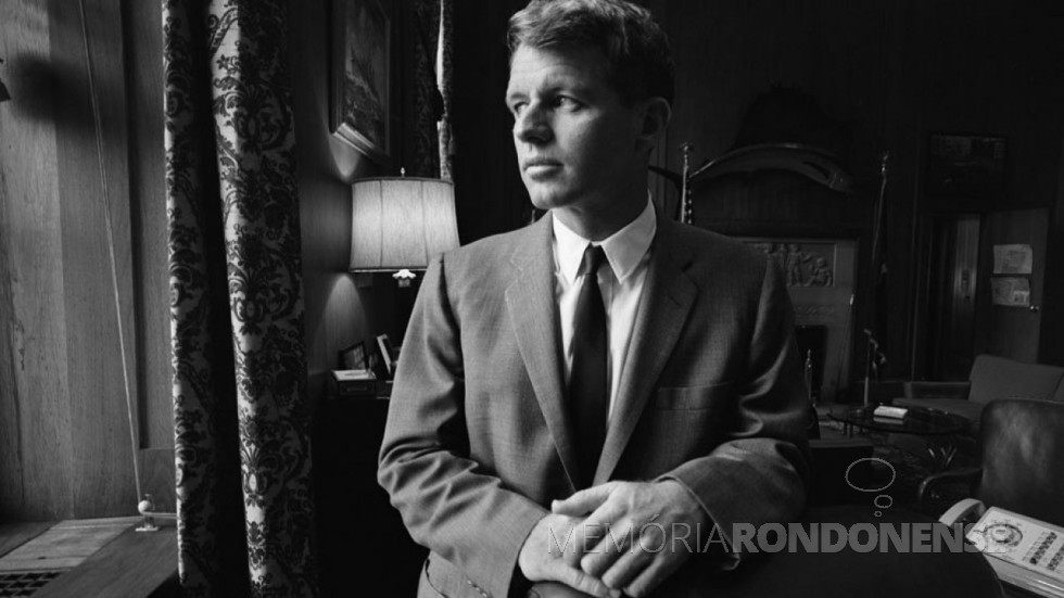 || Roberto Kennedy, político eastadunidense, morto em junho de 1968.
Imagem: Acervo BBC/Getty Imagens - FOTO 5 - 