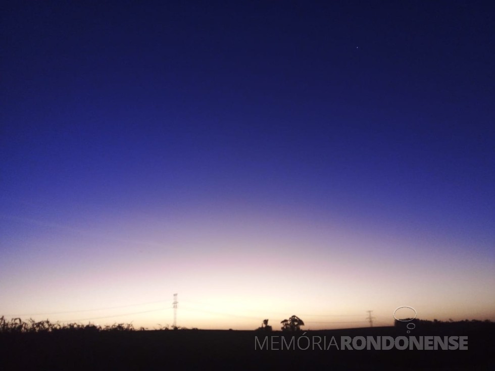|| Outro instantâneo  do pôr do sol em 25 de junho de 2023, fotografado desde a Linha São Luiz  pelo pioneiro rondonense Eli Marcon - FOTO 29 -