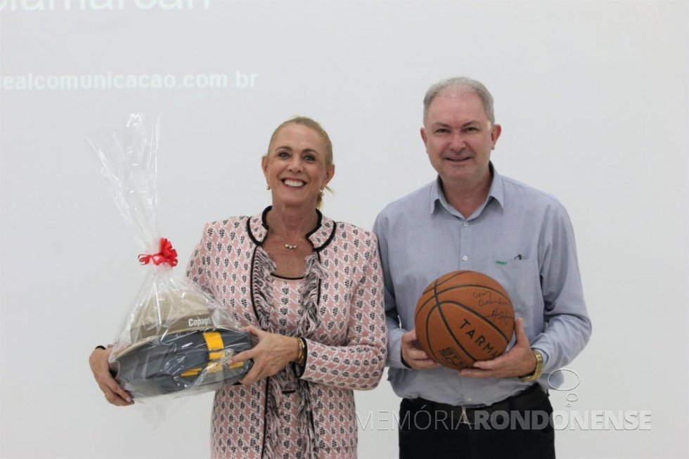 || Hortência Marcari com o diretor-presidente da Copagril, Elói Darci Podkowa. Ela ministrou palestra em Marechal Cândido Rondon em junho de 2023.
Imagem: Acervo Comunicação Copagril - FOTO 24 -