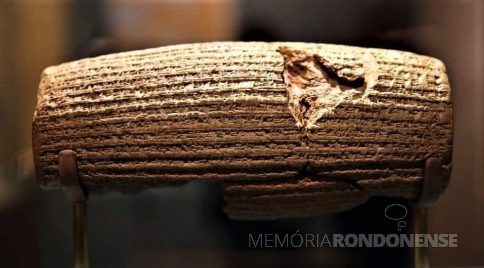|| Cilindro de Ciro. Acessável em: www.aventurasnahistoria.uol.com.br - FOTO 26 -