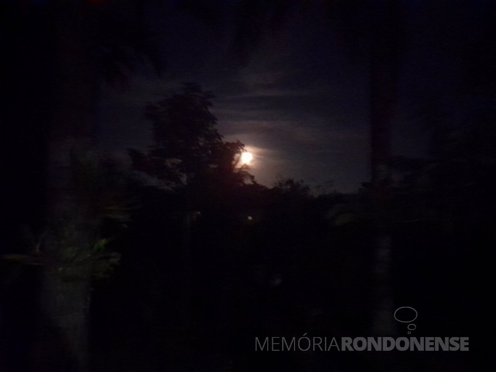 || A lua na madrugada de 02 de julho de 2023 na cidade de Marechal Cândido Rondon.
Imagem: Acervo Projeto Memória Rondonense - FOTO 44 -