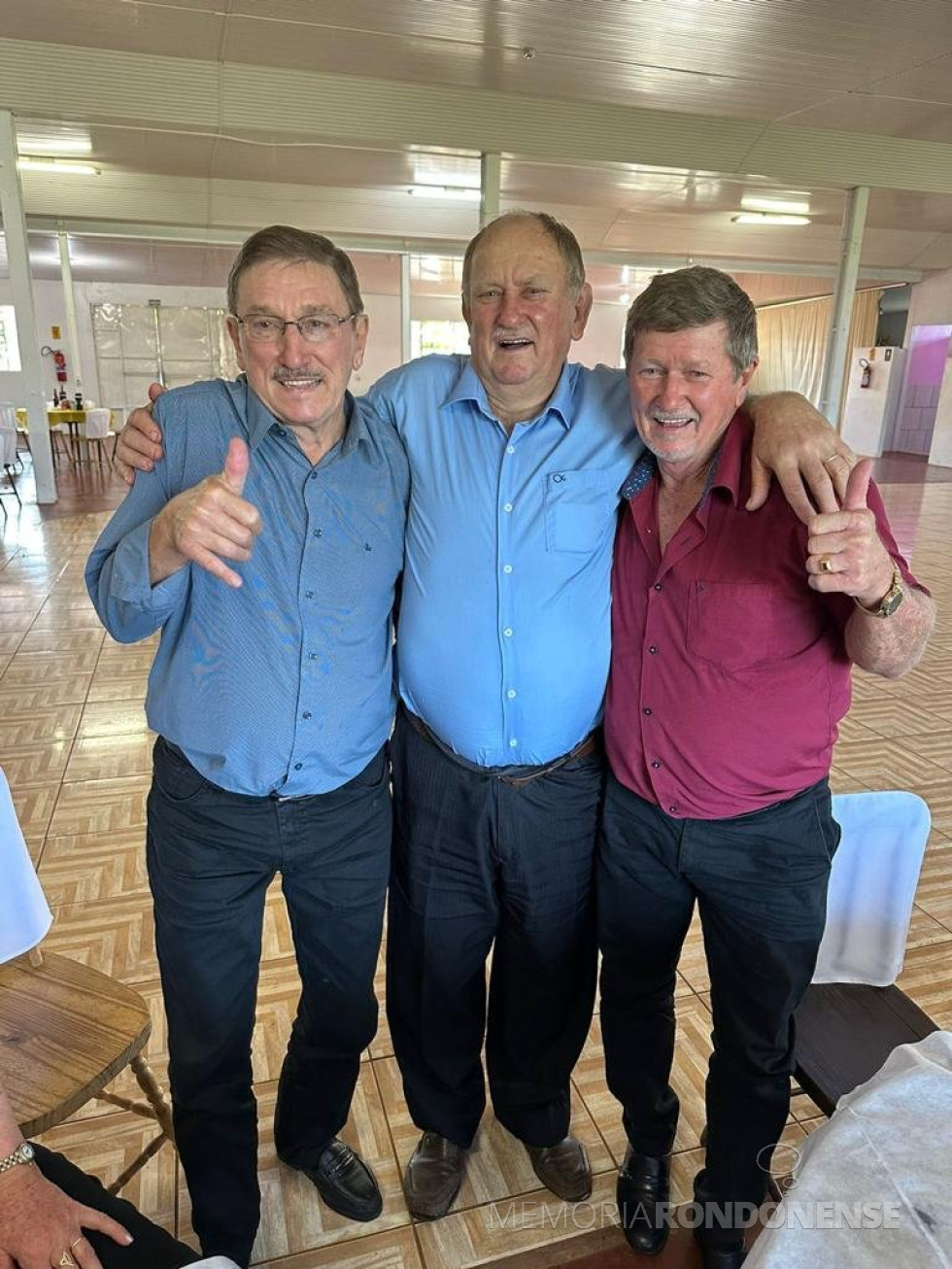 || Irmãos Heinrich: Ilton (falecido em julho de 2023), Nelson e Rudi.
Imagem: Acervo Fábio Heinrich - FOTO 20 -