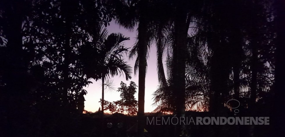 || Crepúsculo na cidade de  Marechal Cândido Rondon, em 31 de julho de 2023.
Imagem: Acervo Projeto Memória Rondonense - FOTO 19 - 