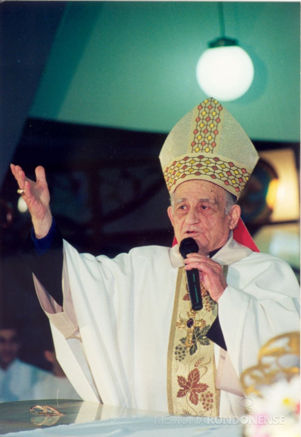 || D. Armando Cirio, instalado como 1º bispo de Cascavel, em agosto de 1978.
Imagem: Acervo Arquidiocese de Cascavel - FOTO 18 -