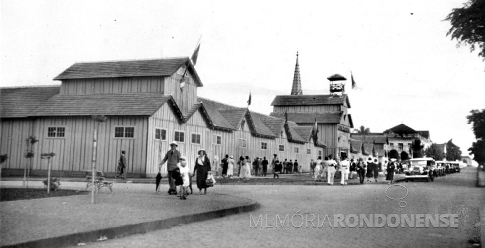 || Outra vista externa dos pavilhões da Feira Exposição de Curitiba, em 1934.
Imagem: Acervo Gazeta do Povo/Coleção Cid Destefani - FOTO 6 -