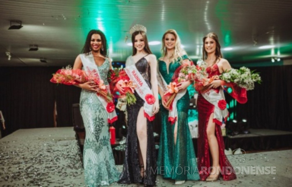 || Juliana Passarini com as princesas, ela eleita Rainha da 49ª Festa Nacional do Porco no Rolete, de Toledo, em agosto de 2022.
Imagem: Acervo Toledo News - FOTO 29 - 