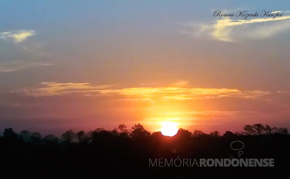 || Pôr do sol no município de Marechal Cândido Rondon clicado pela fotógrafa profissional Rosani Kozerski Kunzler, em 09 de setembro de 2018, ao retornar na cidade de Toledo.
Imagem: Acervo da  profissional referenciada - FOTO 14 -