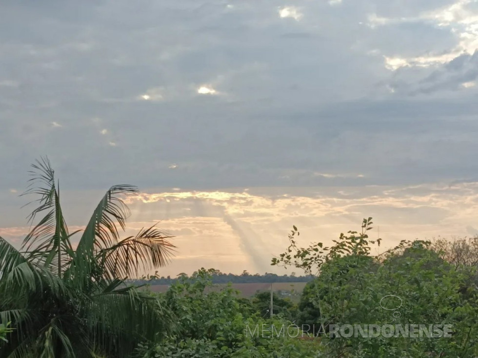 || Amanhecer na cidade de Marechal Cândido Rondon em 13 de setembro de 2023, em foto clicada a partir do leste da cidade, Jardim Líder.
Imagem: Acervo e crédito do rondonense Jair Meller - FOTO 18 -