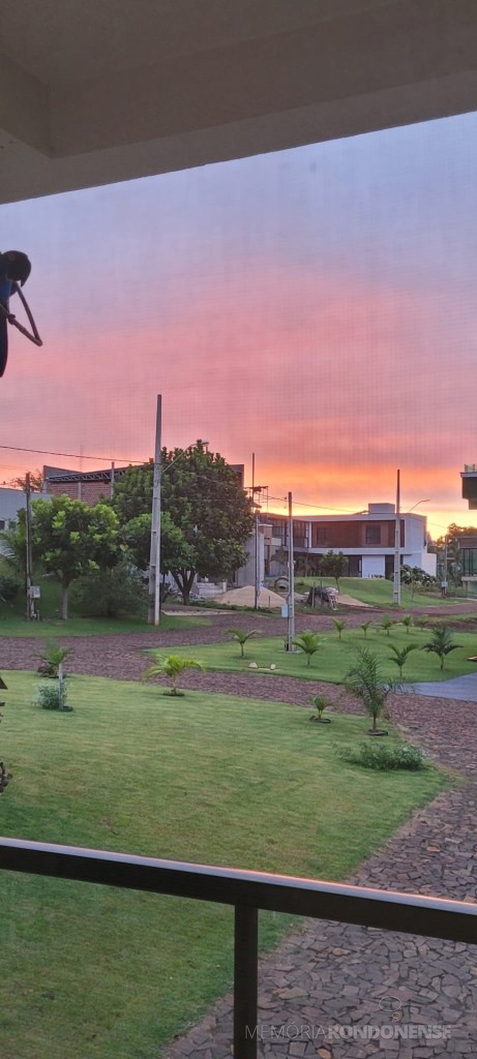 || Pôr do sol em Marechal Cândido Rondon (PR), em 09 de outubro de 2023, clicado a partir do Clube Náutico de Porto Mendes.
Imagem: Acervo e crédito da pioneira rondonense Ilda Bet - FOTO 25 - 