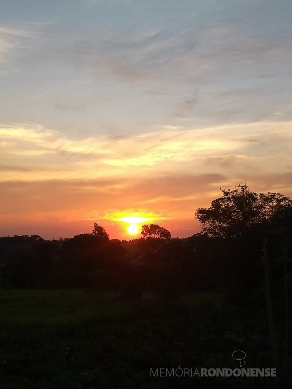 || Pôr do sol na cidade de Marechal Cândido Rondon em 22 de outubro de 2023.
Imagem: Acervo e crédito do rondonense Valdemir José Sonda - FOTO 17 - 