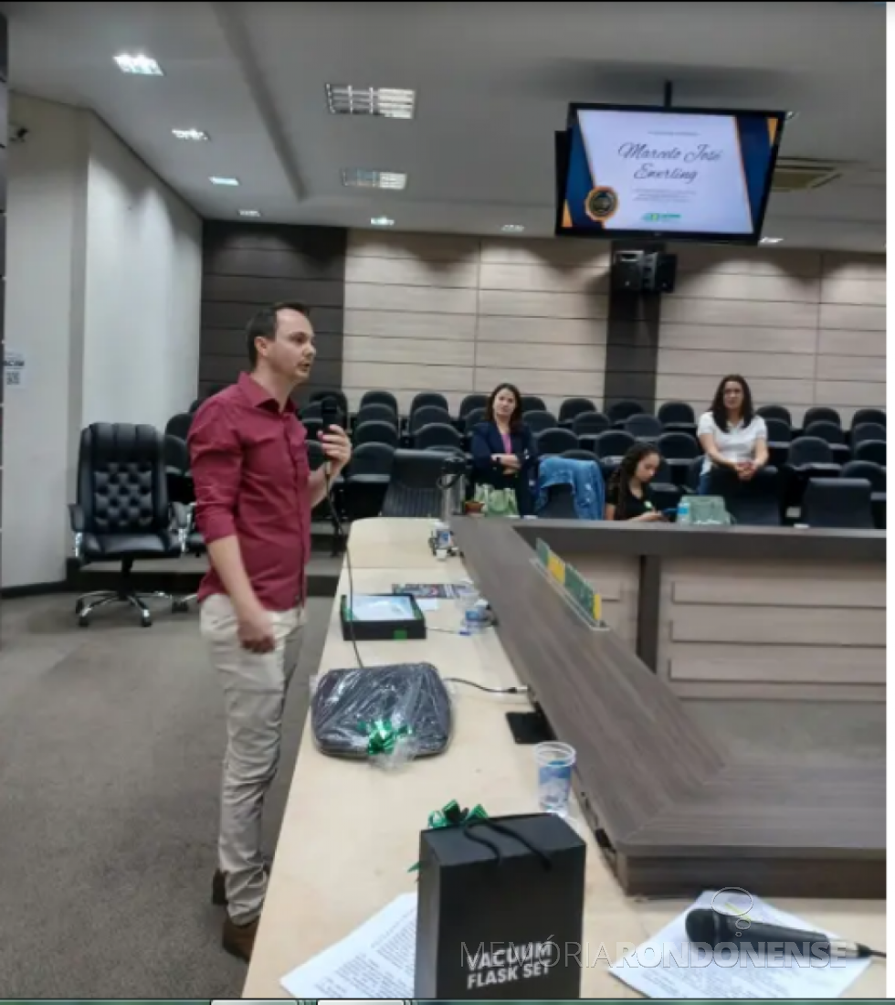 || Rondonense Marcelo José Ewerling, gerente executivo da Acimacar, eleito Executivo Destaque da Caciopar, em outubro de 2023.
Imagem: Acervo O Presente - FOTO 40 -