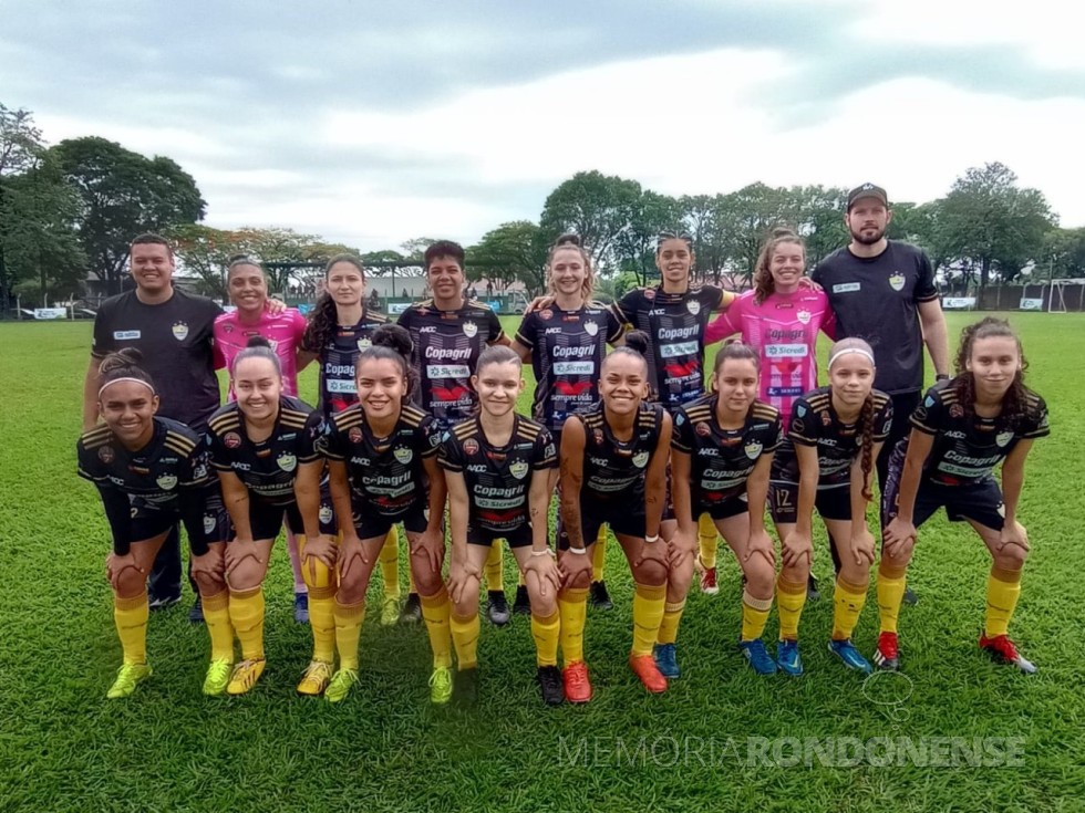 || Equipe feminina 15+ de futebol de Marechal Cândido Rondon que sagrou-se campeão na cidade de Campo Mourão, em outubro de 2023.
Imagem: Acervo Imprensa PM-MCR - FOTO 23 -