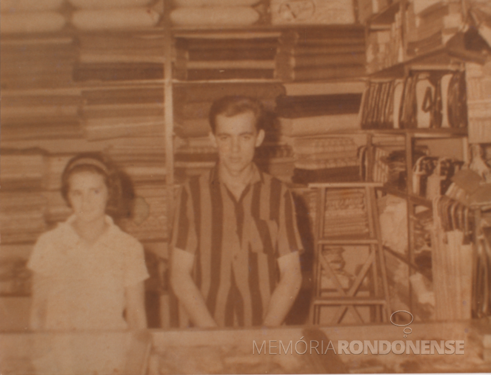 || Casal rondonense Albani e Ernesto Schibigewski que instalaram a Casa dos Retalhos, na cidade de Marechal Cândido Rondon, em setembro de 1968.
Imagem: Acervo do casal - FOTO 7 - 