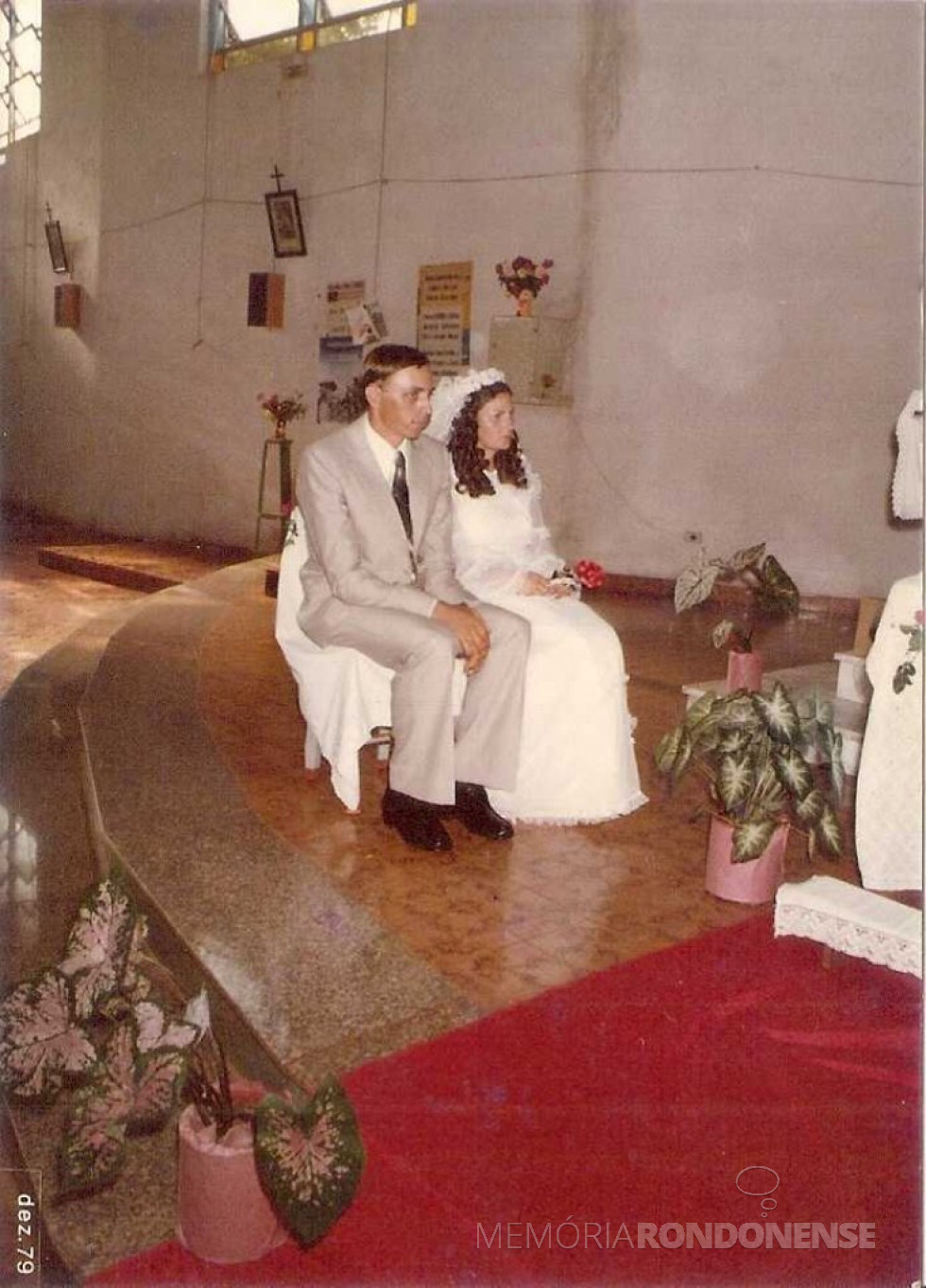 || Emelda Tereza Kuhn e Nadir Casarotto, jovens pioneiros rondonenses, que casaram em dezembro de 1978.
Imagem: Acervo Lidiane Casarotto Kotz - FOTO 7 -