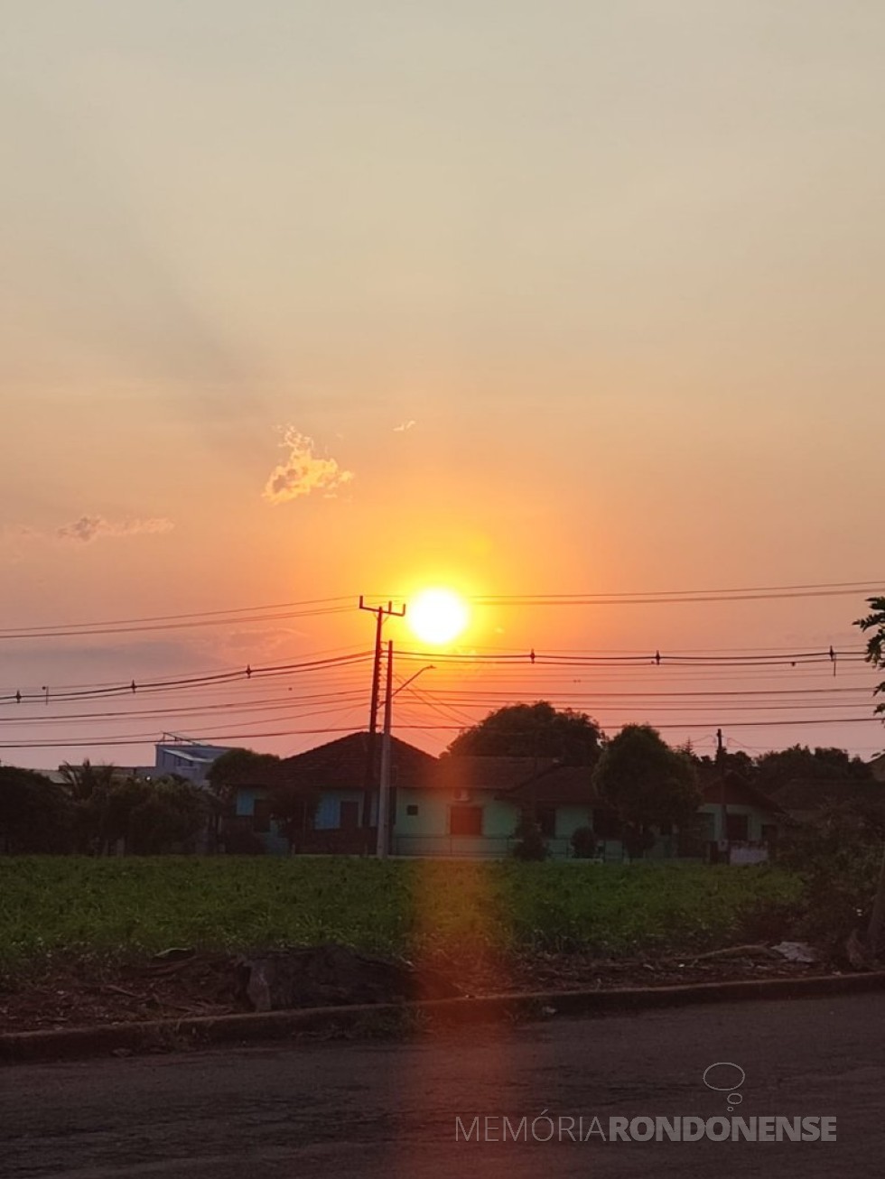 || Pôr do sol em Marechal Cândido Rondon, em momento posterior a fotografia anterior, no dia 12 de novembro de 2023.
Imagem: Acervo e crédito de Rafael Orlando Sturm - FOTO 23 -