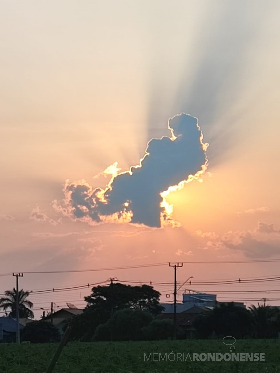 || Instantes ulteriores à foto anterior do poente na cidade de Marechal Cândido Rondon, em 12 de novembro de 2023.
Imagem: Acervo e créditodo rondonense Rafael Orlando Sturm - FOTO 22 - 