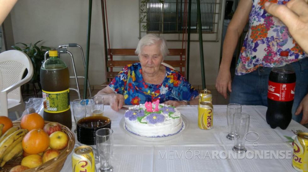 || Pioneira rondonense Cornelia Simonetti Rossato no festejo de seus 97 anos, e falecida em abril de 2013.
Imagem: Acervo Sérgio Rossato - FOTO 8 -
