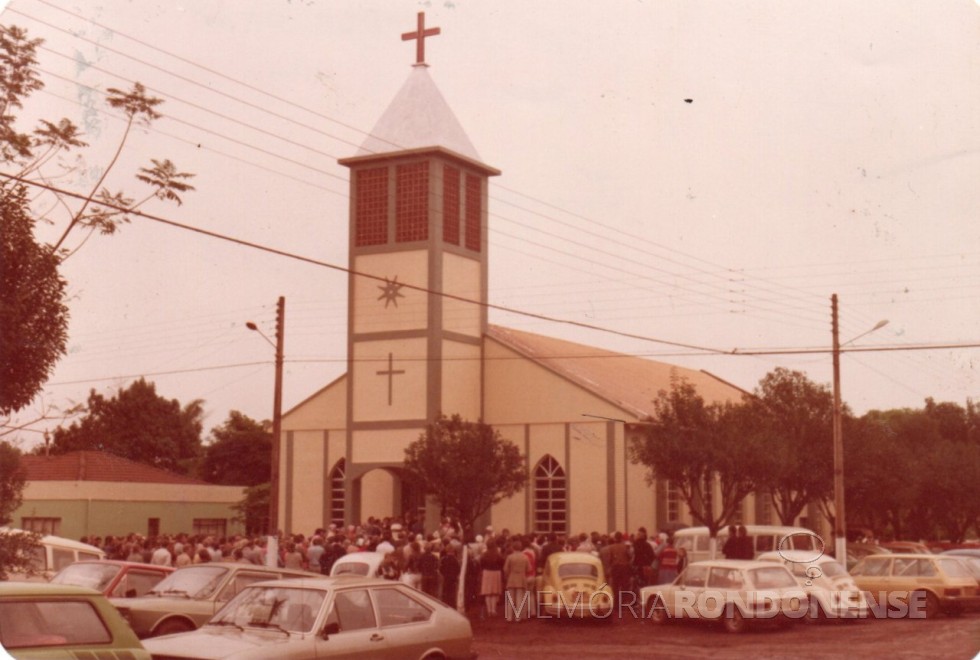 || Inauguração da nova igreja da Igreja Evangélica Congregacional do Brasil, na cidade de Nova Santa Rosa, em junho de 1983.
Imagem: Acervo Vanderlei Britzske - FOTO 8 -