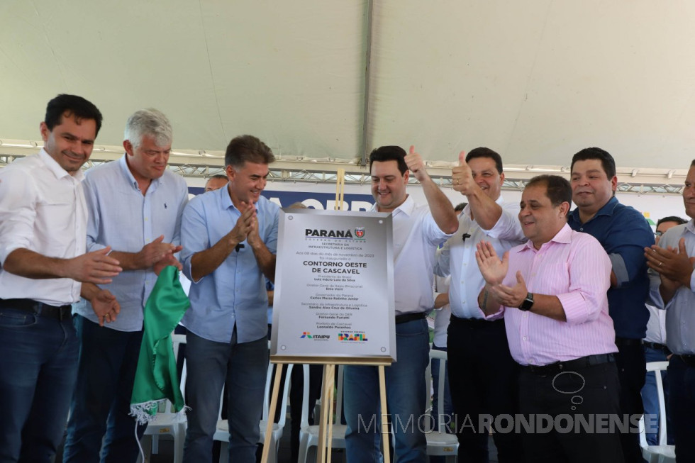 || Solenidade de inauguração da duplicação do Contorno Oeste de Cascavel, em novembro de 2023.
Da esquerda à direita: deputado estadual Marcio Pacheco, Carlos Carboni, diretor de Coordenação de Itaipu Binacional; Leonaldo Paranhos, prefeito municipal de Cascavel, governador Ratinho Junior, Alex Sandro, secretário de Infraestrutura e Logística do Paraná; e deputado estadual   Oziel Luiz de Souza (Batatinha) .
Imagem: Acervo Agência Estadual de Notícias (AEN) - crédito  Adir Dias - FOTO 12 -
