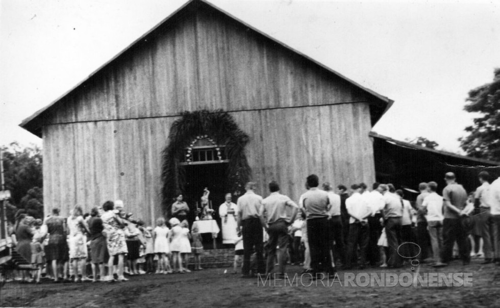 || Inauguração da Igreja Católica da Linha Wilhelms, em Marechal Cândido Rondon, em maio de 1964.
Imagem: Acervo Normal e Alberto Livi - FOTO 7 -