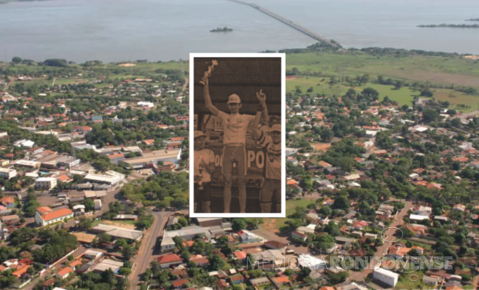 || Ciclista rondonense Paul Lírio Berwig com o troféu de campeão da 1ª Prova da Independência de Ciclismo de Guaíra, em setembro de 2005.
Imagem: Acervo Projeto Memória Rondonense - FOTO 17 -