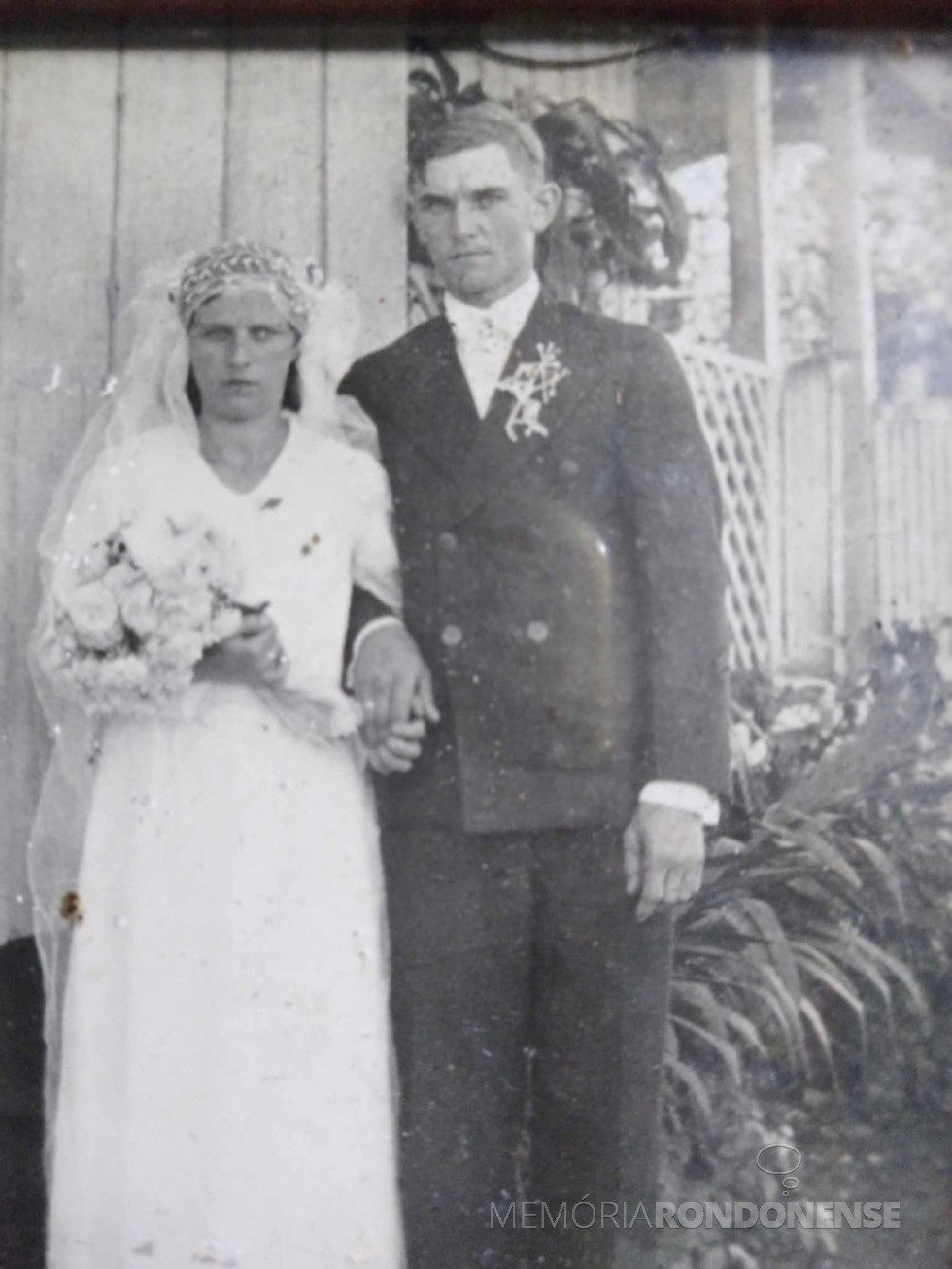 || Casal pioneiro rondonense  Hilda e Carlos Ristau que se casaram em junho de 1938.
Imagem: Acervo Shirley Ristau - FOTO 7 -