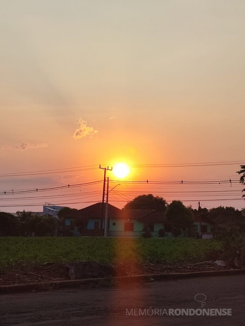 || Pôr do sol em Marechal Cândido Rondon, em momento posterior a fotografia anterior, no dia 12 de novembro de 2023.
Imagem: Acervo e crédito de Rafael Orlando Sturm - FOTO 25 -
