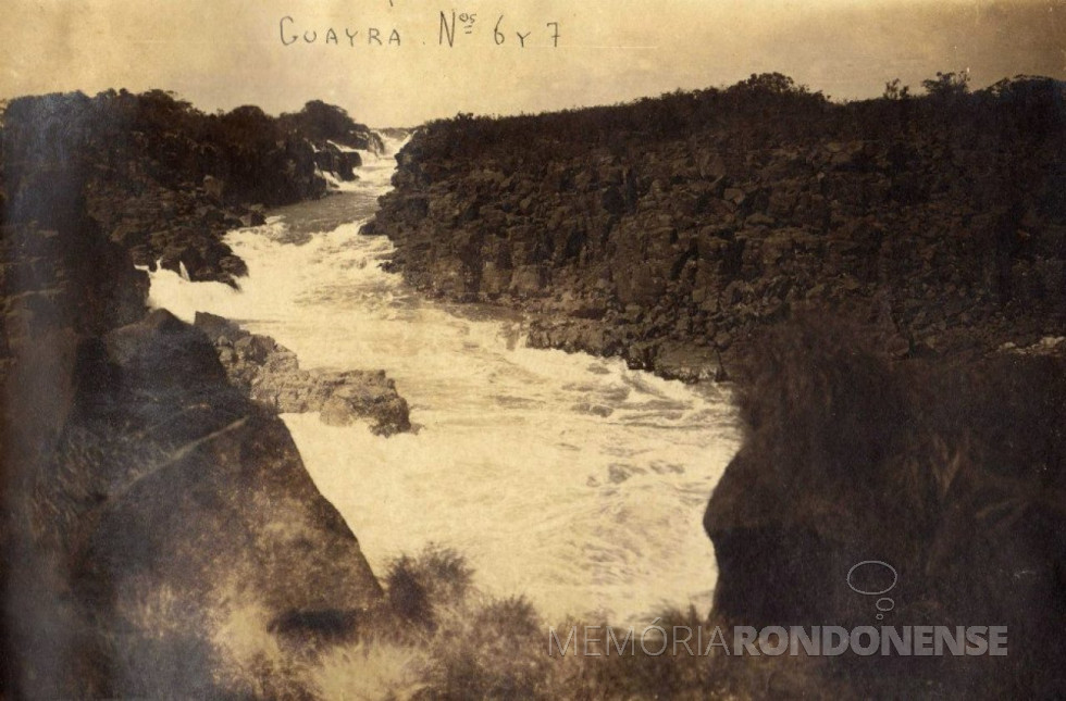 || Rio Paraná afunilado após as Sete Quedas, fotografado provavelmente na década de 1920.
Imagem: Acervo Matte Larangeira Digital - FOTO 11 -