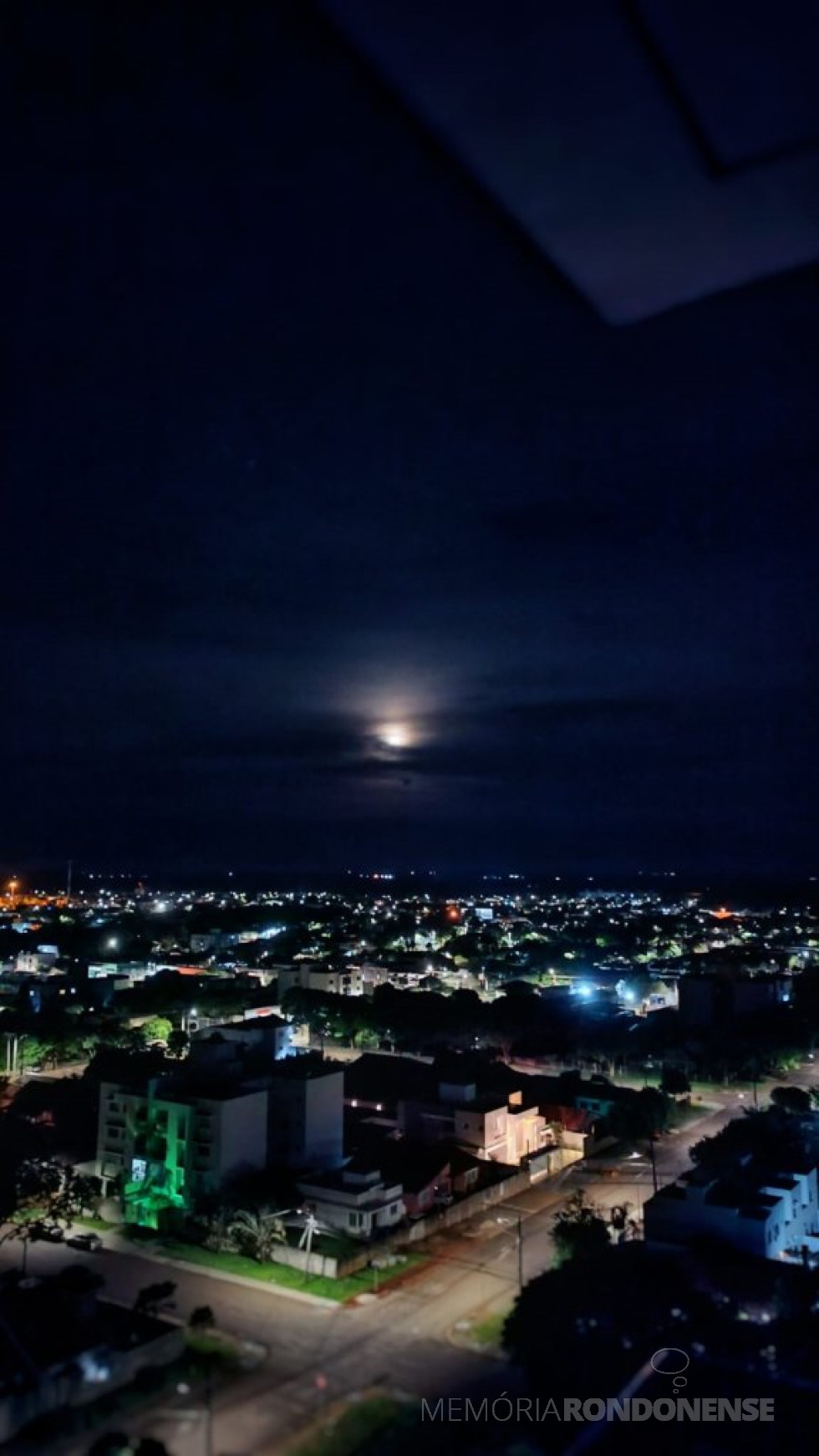 || Nascer da lua em 30 de novembro de 2023 clicado desde o Bairro Vila Industrial, na cidade de Toledo (PR).
Fotografia feita pelo rondonense Marcos Vinicius Fediuk - FOTO 32 -