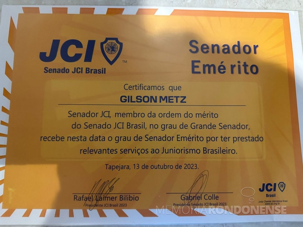 || Mais  alta comenda do Senado JCI Brasil recebida pelo rondonense Gilson Metz, em outubro de 2023.
Imagem: Acervo pessoal - FOTO 19 -