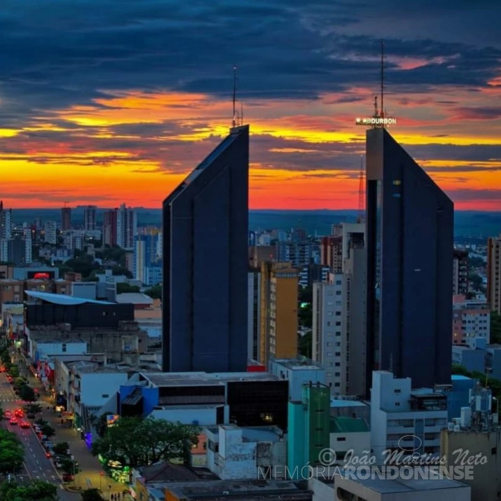 || Pôr do sol em Cascavel (PR), fotografado em 18 de dezembro de 2023.
Imagem: Acervo e crédito de João Martins Neto/ Cascavel Paraná em Fotos/Facebook - FOTO 32 - 