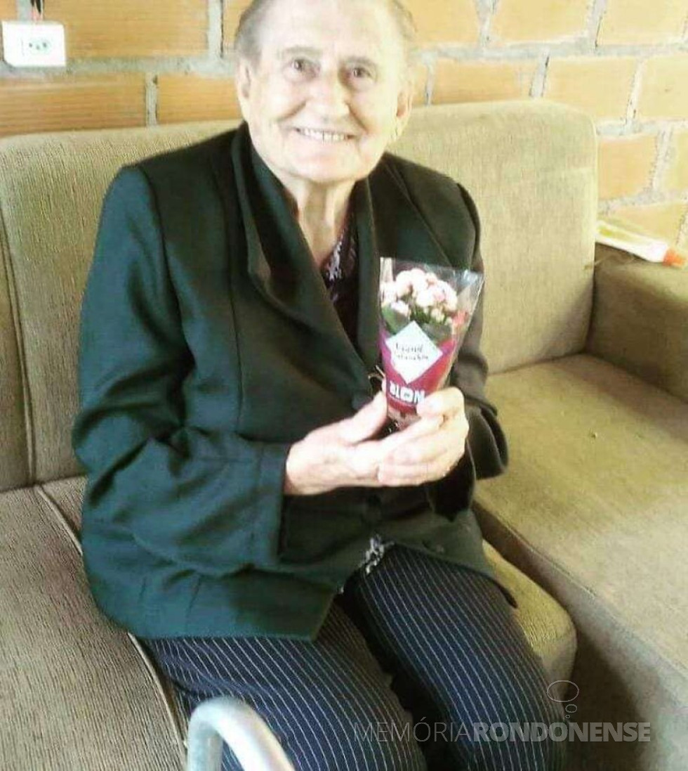 || Pioneira rondonense Gisela Thrun Nitz ao completar 96 anos, em dezembro de 2023.
Imagem: Acervo Leani Nadir Müller - FOTO 22 -