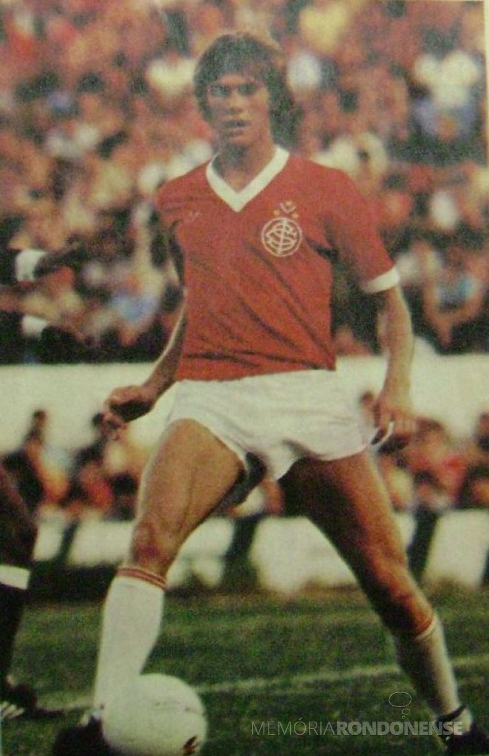 Atleta Ademir Kaefer, da cidade de Toledo (PR), contrato pelo Sport Clube Internacional, em dezembro de 1980.
Imagem: Acervo JogadoresColorados.blog - FOTO 6 - 