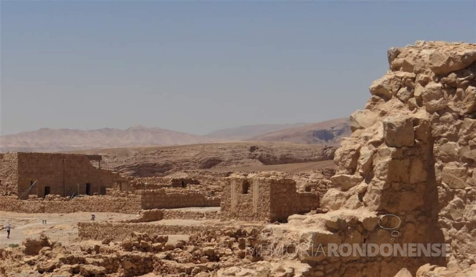 || Deserto da Judeia visto do topo da fortaleza de Massada. De acordo com as narrativas bíblicas, João Batista apareceu pregando no Deserto da Judeia.
Legenda do autor do texto. - FOTO 32 -
* Imagem compartilhada pelo autor com o texto publicado em sua página no Facebook, em 11 de novembro de 2023.