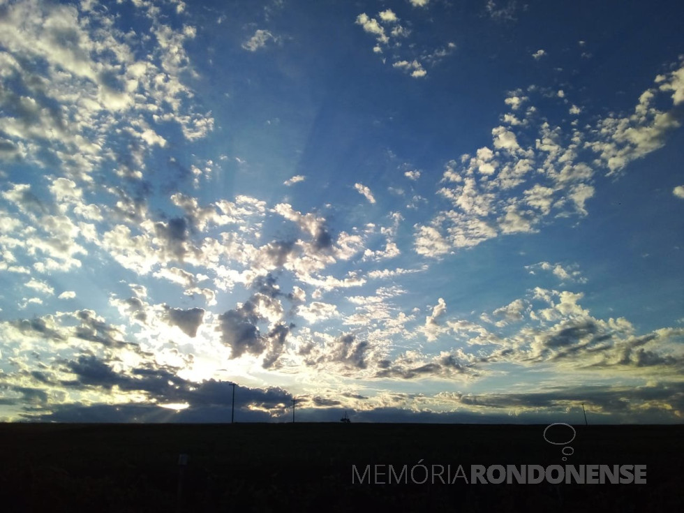 || Final de tarde em 08 de janeiro de 2024 fotografado desde a Linha São Luiz, município de Mercedes, pelo pioneiro rondonense Eli Marcos - FOTO 17 -