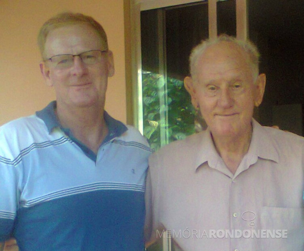 || Walter Risse na companhia do filho Vandir Ronaldo Risse. O pioneiro rondonense é falecido em janeiro de 2024.
Imagem: Acervo pessoal - FOTO 22 -