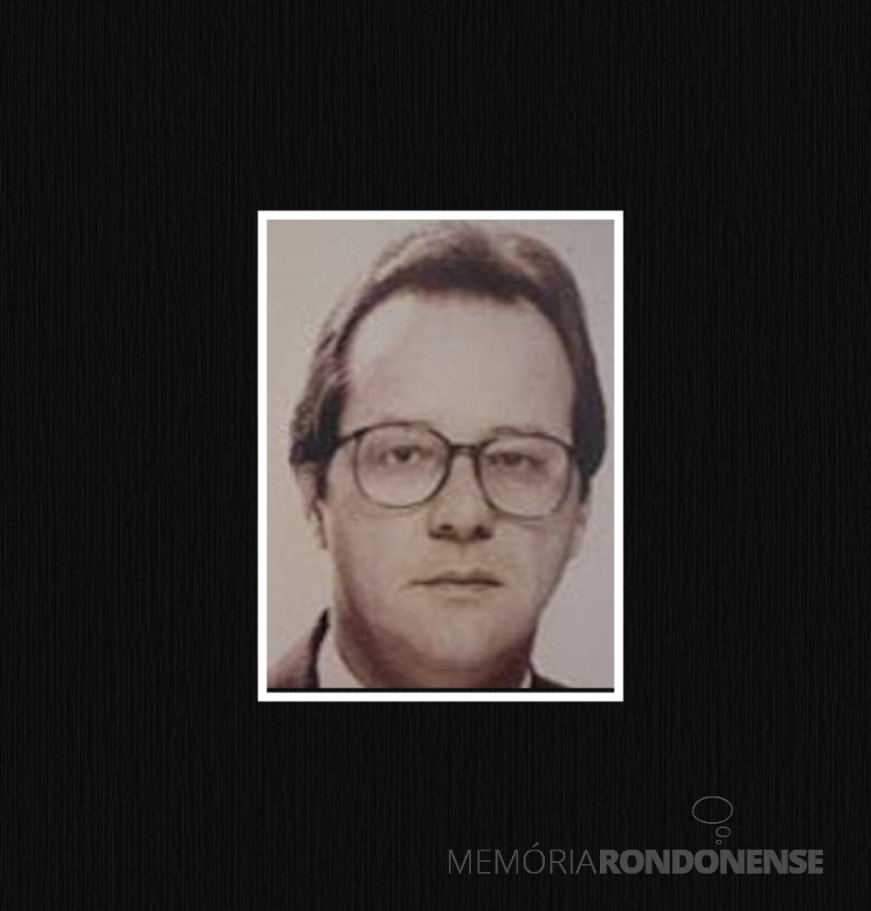 || Álvaro Apolloni Neumann, prefeito municipal de Foz do Iguaçu, que assumiu a presidência da Associação dos Municípios do Oeste do Paraná (AMOP), em janeiro de 1989.
Imagem:Acervo AMOP - FOTO 11 -