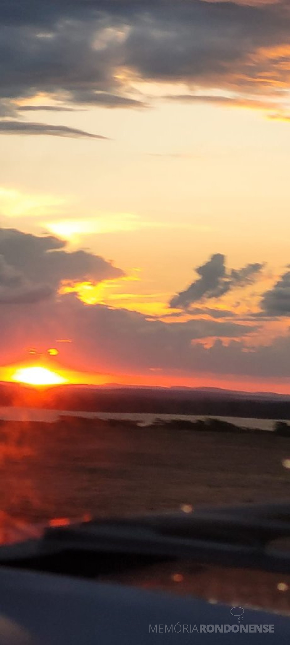 || Pôr do sol no município de Marechal Cândido Rondon, em 18 de fevereiro de 2024, clicado no distrito de Porto Mendes.
Imagem: Acervo e crédito da pioneira rondonense Ilda Bet - FOTO 16 -