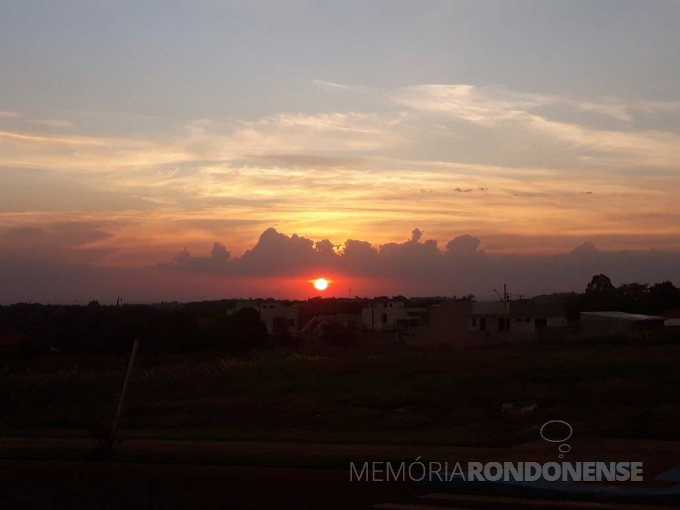 || Pôr do sol em Marechal Cândido Rondon no dia 01 de fevereiro de 2024. clicado pelo rondonense Valdemir José Sonda - FOTO 37 -