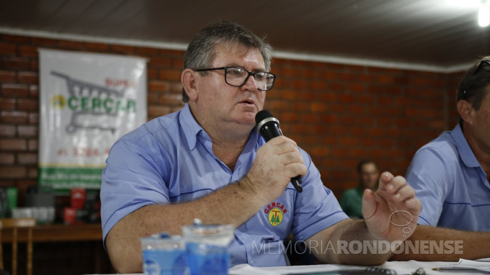 || Celso Prediger, diretor presidente da Cercar, na condução da Assembleia Geral Ordinária, em março de 2024.
Imagem: Acervo da cooperativa - FOTO 34 -