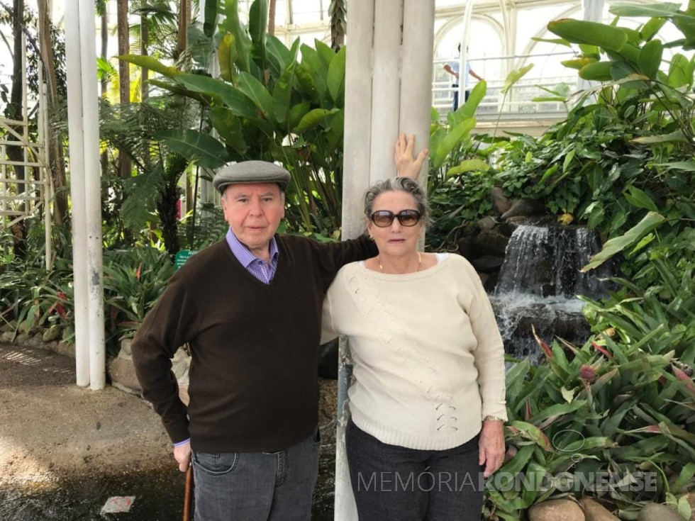 || Lira e Gualberto Batschke, casal rondonense pioneiro, pais do desembargador Victor Martim Batschke.
Imagem: Acervo Suzana Batschke - FOTO 30 -