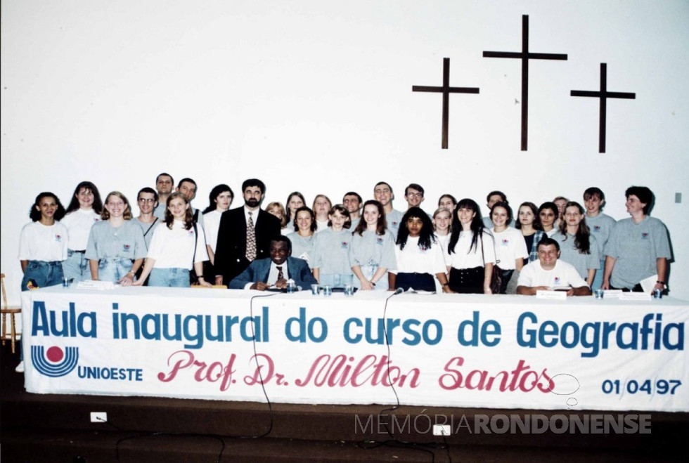 || Aula inaugural do Curso de Geografia do campus da Unioeste de Marechal Cândido Rondon, em começo de abril de 1997.
Imagem: Acervo Geografia - Unioeste - FOTO 15 -