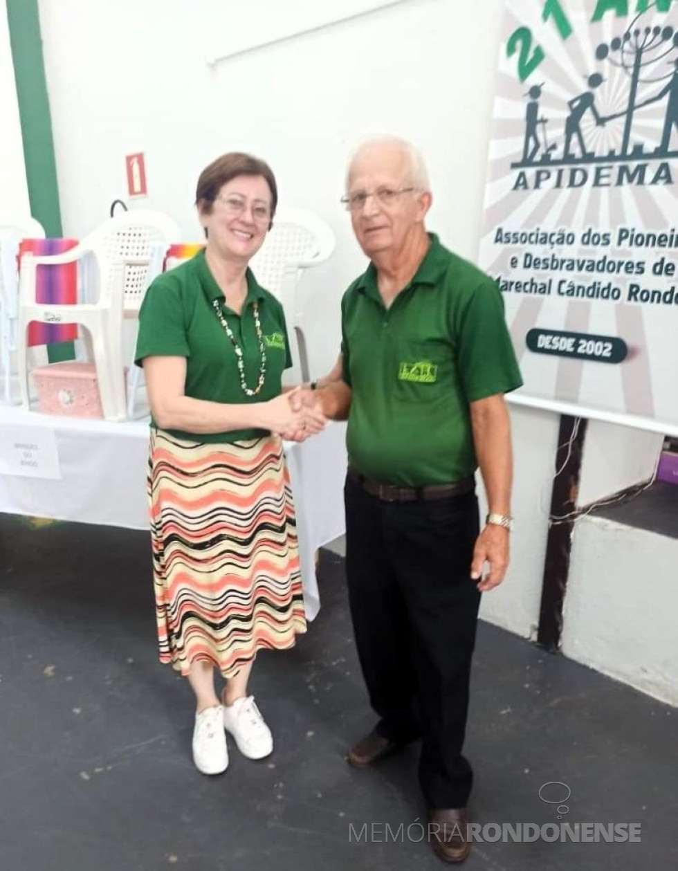 || Historiadora Lori Speck saudada pelo ex-presidente da Associação de Pioneiros e Desbravadores de Marechal Cândido Rondon (APIDEMAR), Ernesto Schmidt, por sua eleição à presidência da entidade, em março de 2024.
Imagem: Acervo Lori Speck - FOTO 33 -