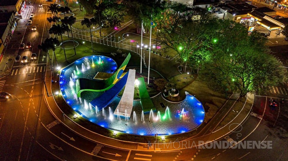 || Começo da noite na cidade de Cascavel (PR), - Praça do Migrante -, em 05 de junho de 2023.
Imagem: Acervo e crédito de José Fernando Ortega/Fotos e cartões postais de Cascavel/Facebook - FOTO 26 -