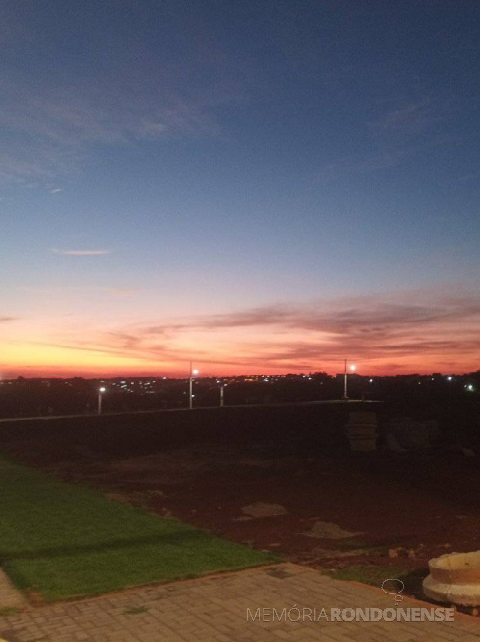 || Poente em Marechal Cândido Rondon, em 25 de abril de 2024.
Imagem: Acervo e crédito de Valdemir José Sonda - FOTO 17 -